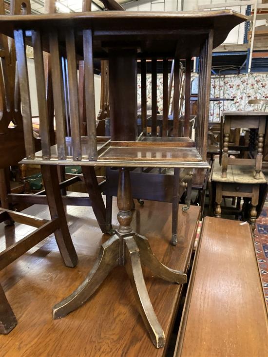 An Edwardian mahogany revolving bookcase, width 47cm depth 71cm height 78cm